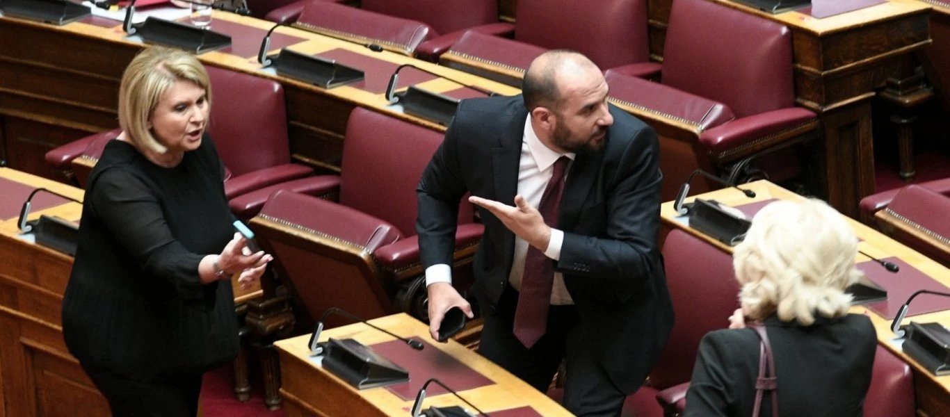 Άγριος καυγάς Σ. Βούλτεψη - Δ. Τζανακόπουλου: Η φωτογραφία Α. Τσιπρα - Β. Ορμπάν που «άναψε» τα αίματα